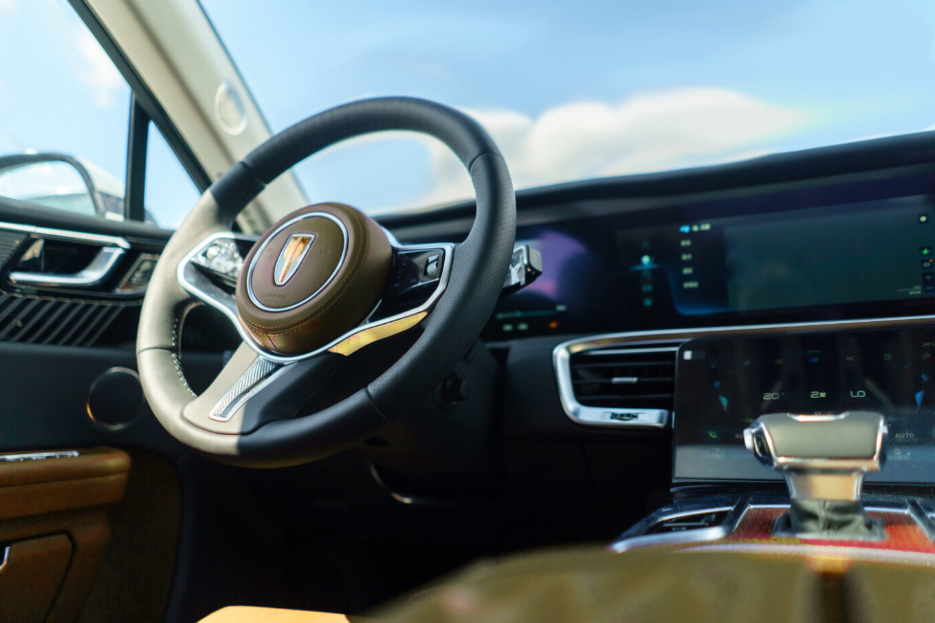 "Китайский Rolls-Royce": электромобиль Hongqi E-HS9