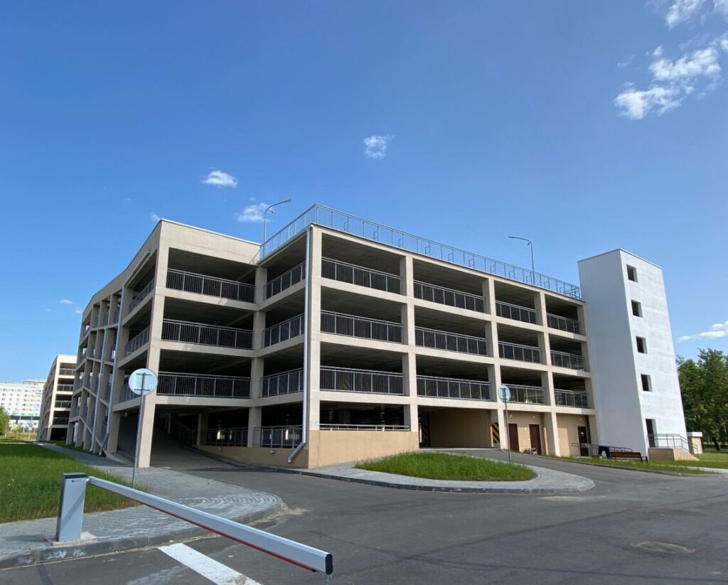 Самый большой автосалон в Минске