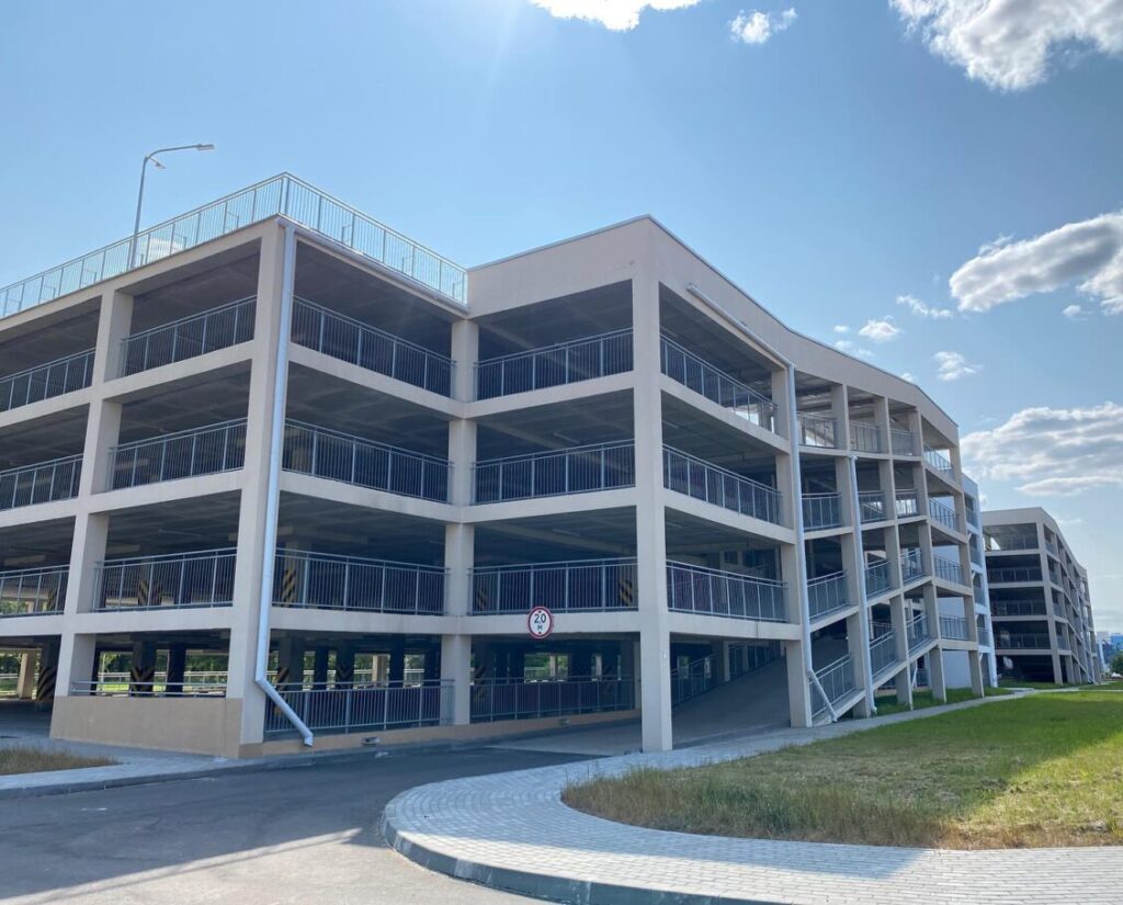 Самый большой автосалон в Минске