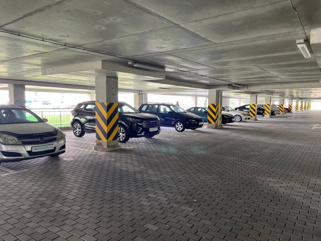 Крупнейший автосалон в Минске